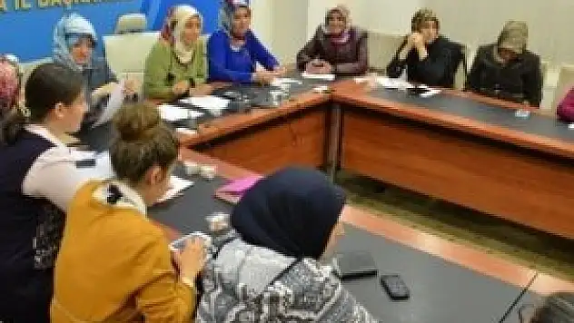 AK Parti İlçe Kadın Kolları Başkanları toplandı