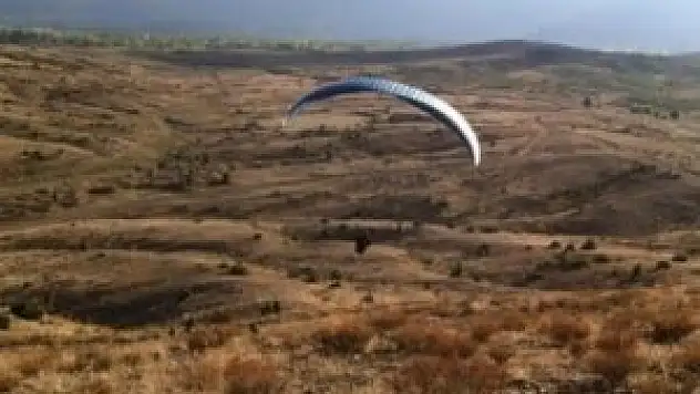 Seydişehir'de yamaç paraşütü denemesi başarılı oldu
