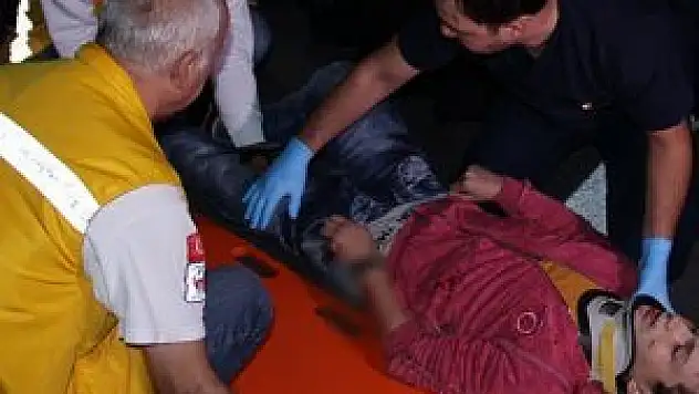 Düğüne giderken otomobil çarptı