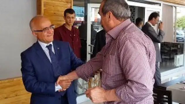 Gönen, Kulu'da iş adamları ile buluştu