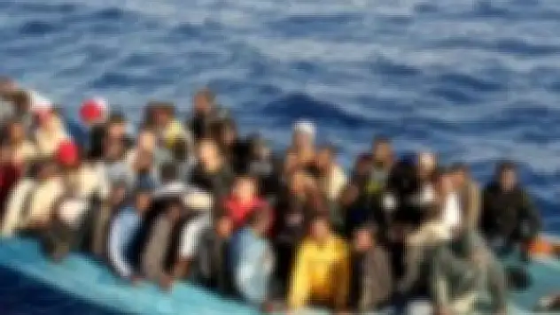 Kuşadası'nda kaçak göçmenlerin botu battı: 15 kayıp