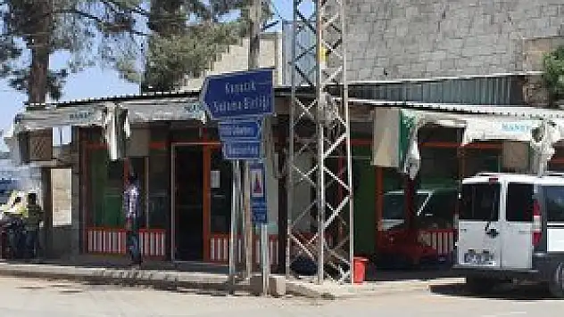 IŞİD'e katılmak için Suriye'ye gitmeye çalışan 3 kişi yakalandı