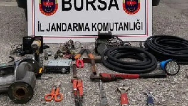 Jandarmadan mazot hırsızlarına baskın