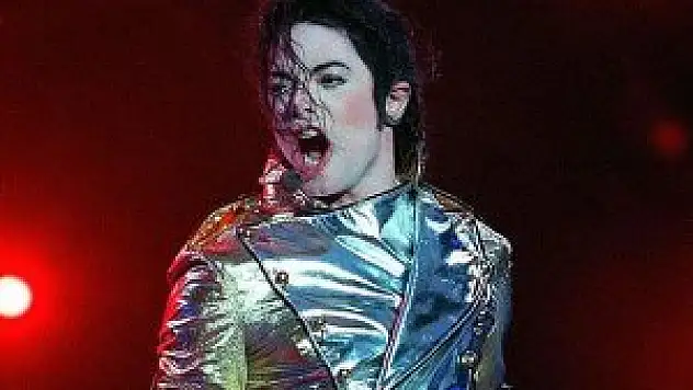 Michael Jackson kazandırmaya devam ediyor