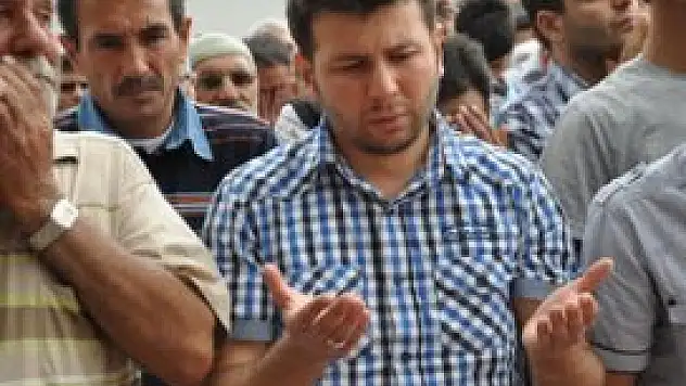 Gözyaşlarıyla ebediyete uğurlandılar