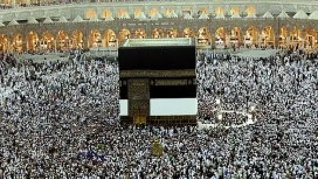 Kabe gül suyu ve zemzemle yıkandı