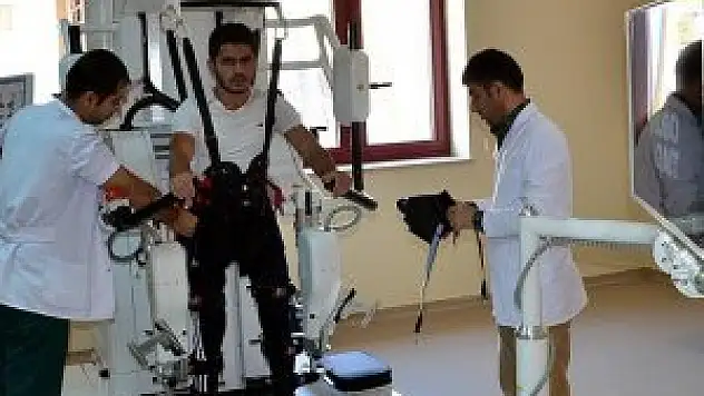 Robotik cihaz sayesinde daha erken yürüyebiliyorlar