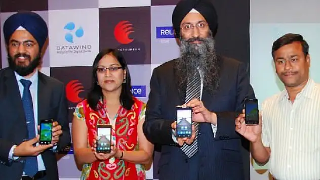 40 TL'ye akıllı telefon geliyor!