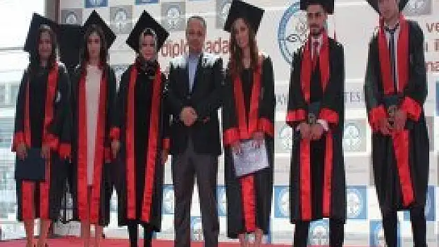 İlk mezuniyet coşkusu