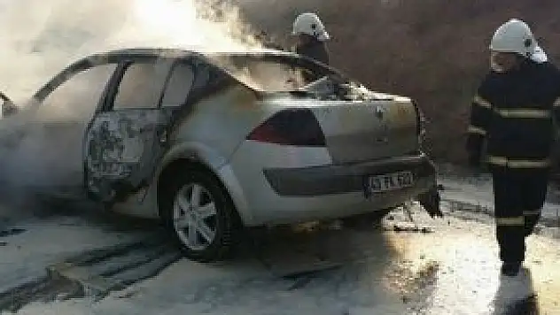 Seyir halindeyken alevlere teslim oldu