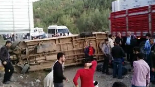 Yolcu minibüsü devrildi: 10 yaralı