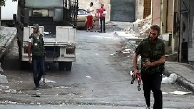 Halep'te askeri konvoya saldırı