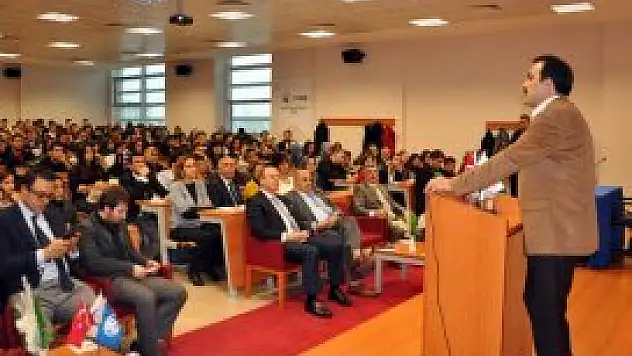 Öztürk öğrencilerle buluştu