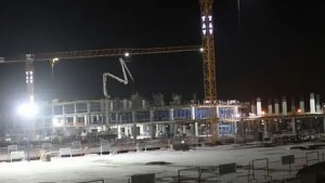 Terminal inşaatından beton zemine çakıldı
