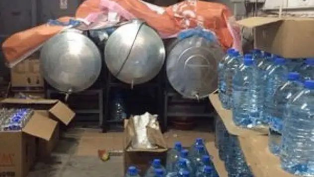 İzmir'de sahte içki operasyonu