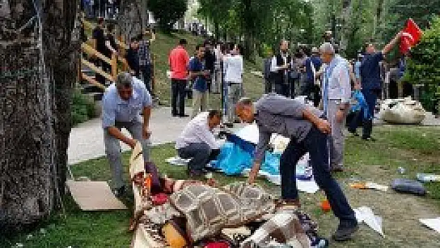 Kuğulu Park'taki çadırlar kaldırıldı