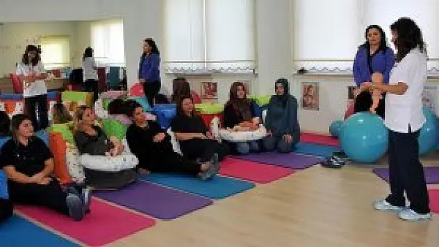 Anne adaylarına 'normal doğum' için' koçluk hizmeti
