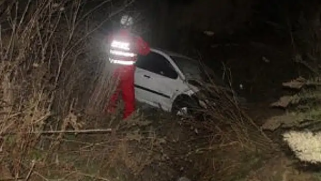 200 metre sürüklenen araçtan yaralı kurtuldular