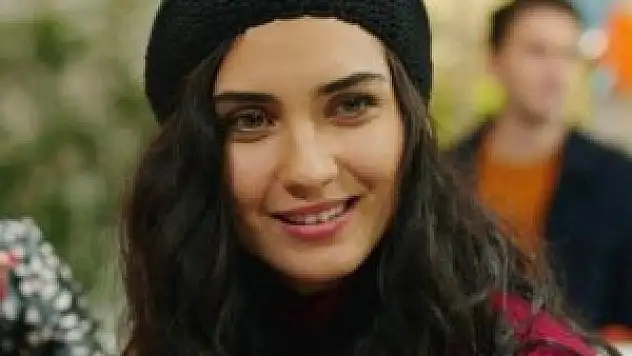 Oyuncu Tuba Büyüküstün'e Vatikan'da ödül