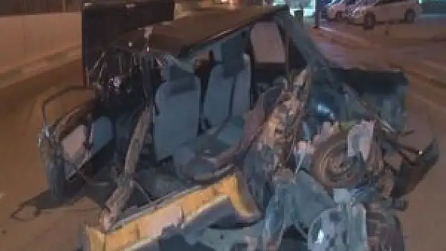 Koruma duvarına çarpan araç sürücüsünün kafası koptu