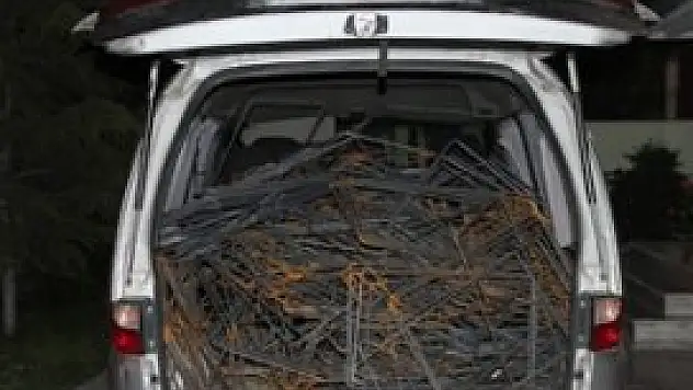 Demir hırsızları suçüstü yakalandı