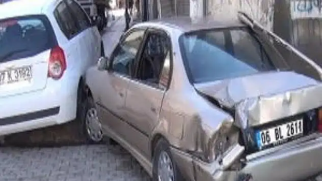 Caddeyi kapatan teröristlerle polis arasında çatışma