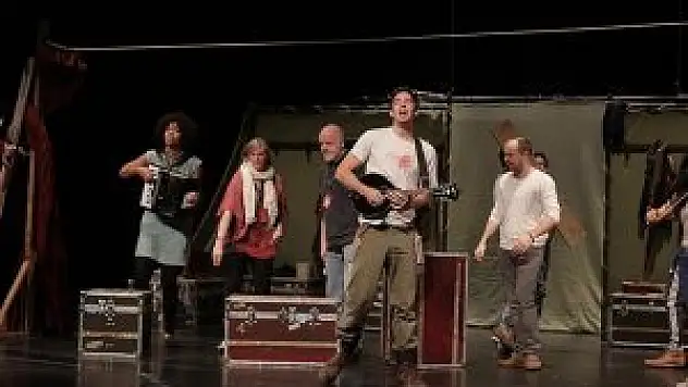 'Hamlet' izleyiciyle buluştu