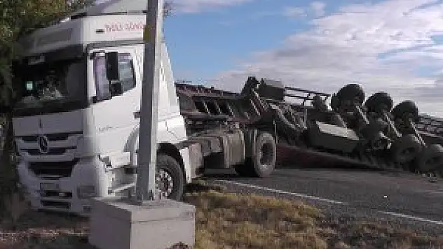 Kaza yapan tır şoföründen 'hapşırık' bahanesi