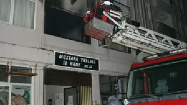 Tartıştığı annesinin evini ateşe verdi