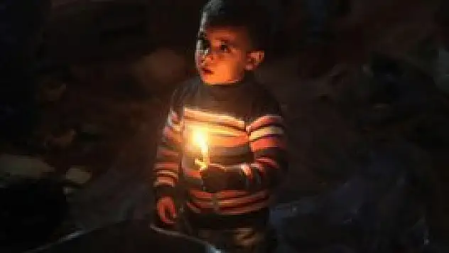 Gazzeli çocuklar için 43 mum