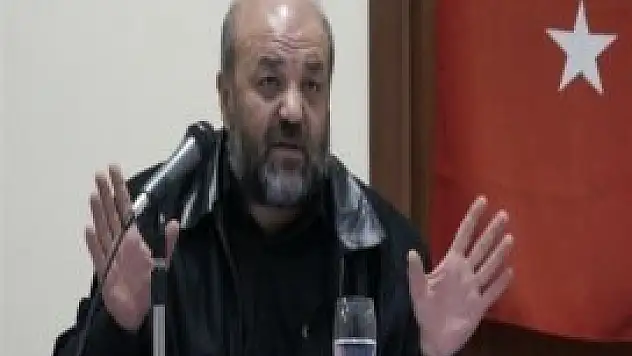 İhsan Eliaçık'tan skandal başörtü twiti!