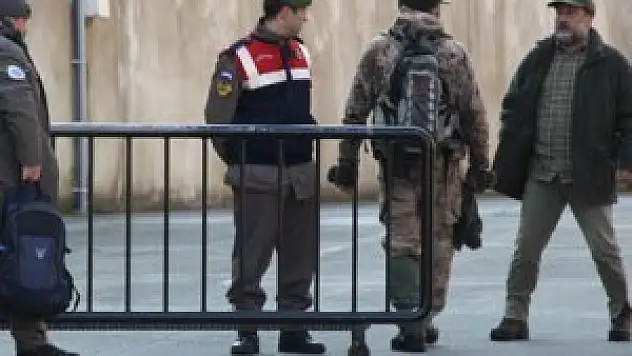 Avcılar 6 gün sonra helikopterle kurtarıldı