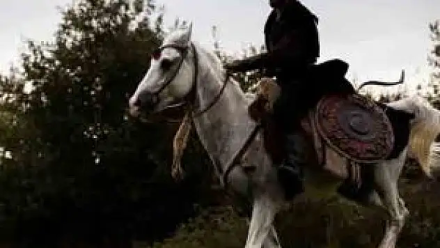 Ertuğrul sürgüne gönderiliyor