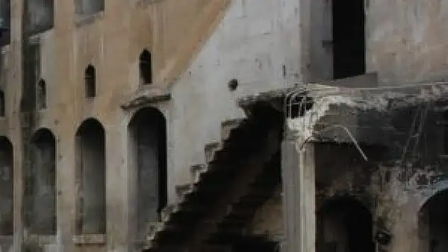 Define avcıları 'tarihi' hedef aldı