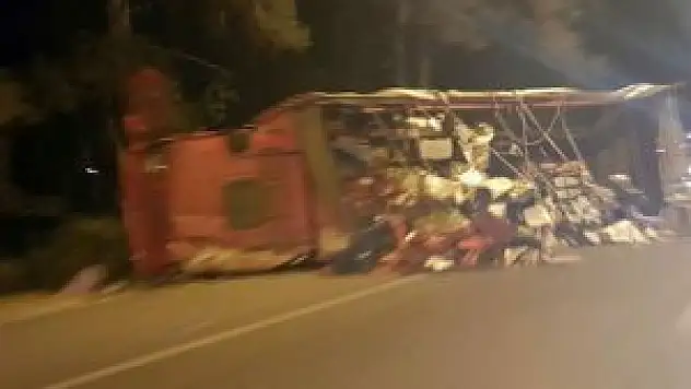 Antalya'da trafik kazası: 2 polis yaralı