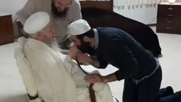 Diriliş'in Abdurrahman Alp'i Mahmud Efendi'yi ziyaret etti