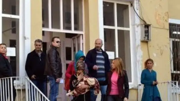 Hırsızlar sert kayaya çarptı