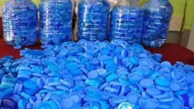 Kapaklarla tekerlekli sandalye alındı