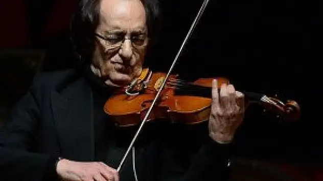 'Kemanı ağlatan adam' başkentte sahne aldı