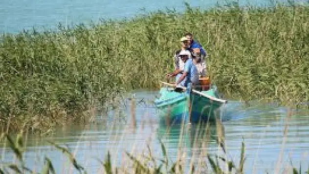 Beyşehir Gölü'nde avlanma yasağı sona erdi