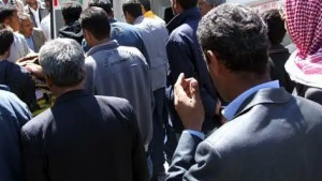 Ceylanpınar'da ambar duvarı çöktü: 1 yaralı