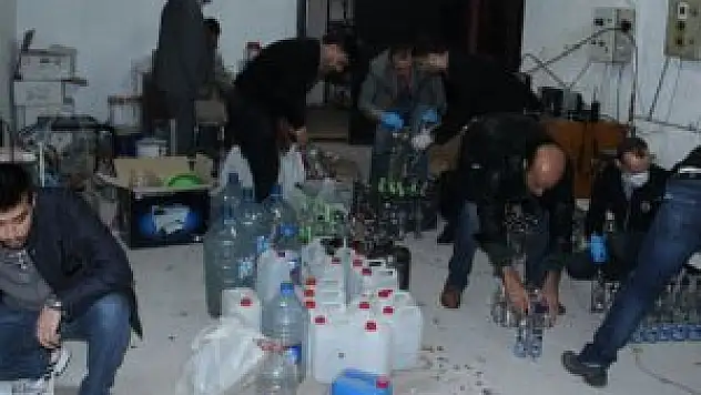 Sahte rakı üreten imalathaneye baskın!