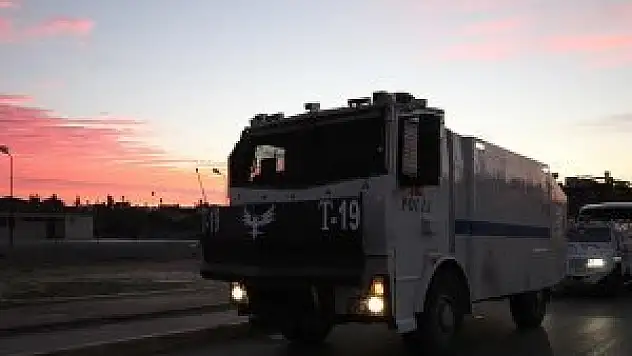 Adana'da bin polisle terör operasyonu