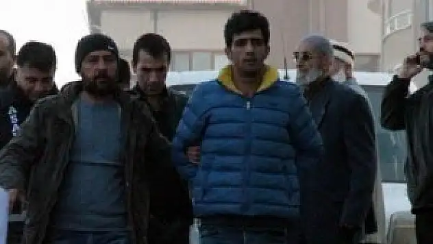 Polis kaçak altın satıcılarını suçüstü yakaladı