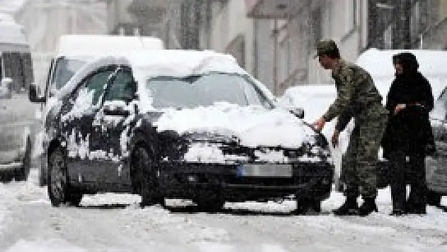 Karlı havada araç kullanırken bunları yapmayın!