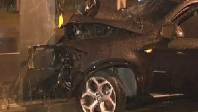 Kaza yapan sürücü hastaneden kaçtı