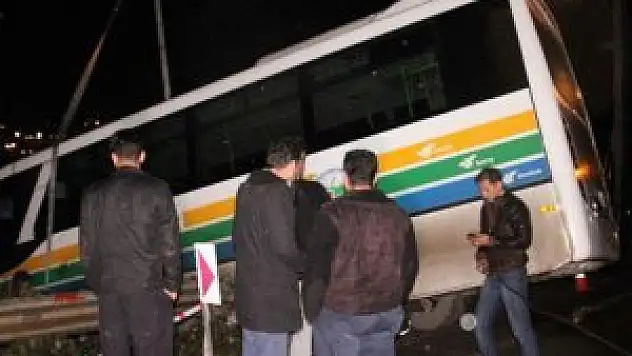 Uçuruma düşmekten bariyerler kurtardı