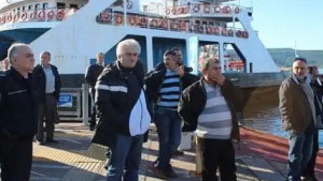 Arabalı vapur iskeleye çarptı: 13 yaralı