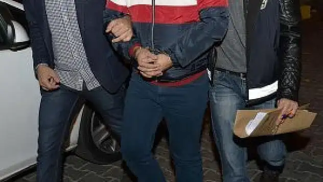 Sahte çeklerle esnafı dolandıran 20 kişi gözaltına alındı