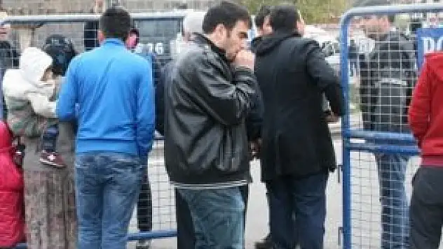 Diyarbakır'da polise ateş açan kadın öldürüldü